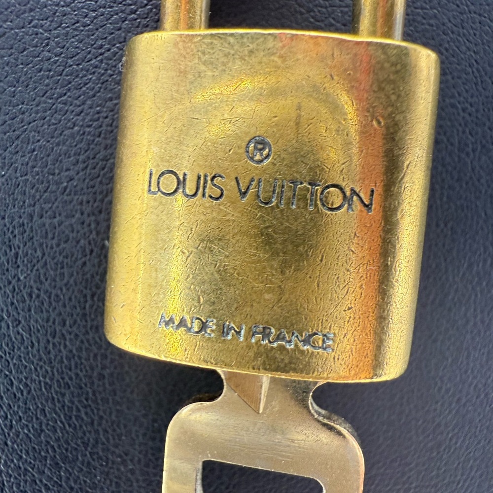 Authentic LV Louis Vuitton Padlock Key #305 w Chain Necklace Pre-Loved Designer - Picture 4 of 9